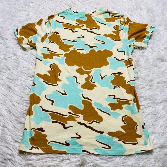 Sneaker Con Official Merch Mens Camo Graphic Logo Short Sleeve TShirt Size Small - Picture 2 of 10